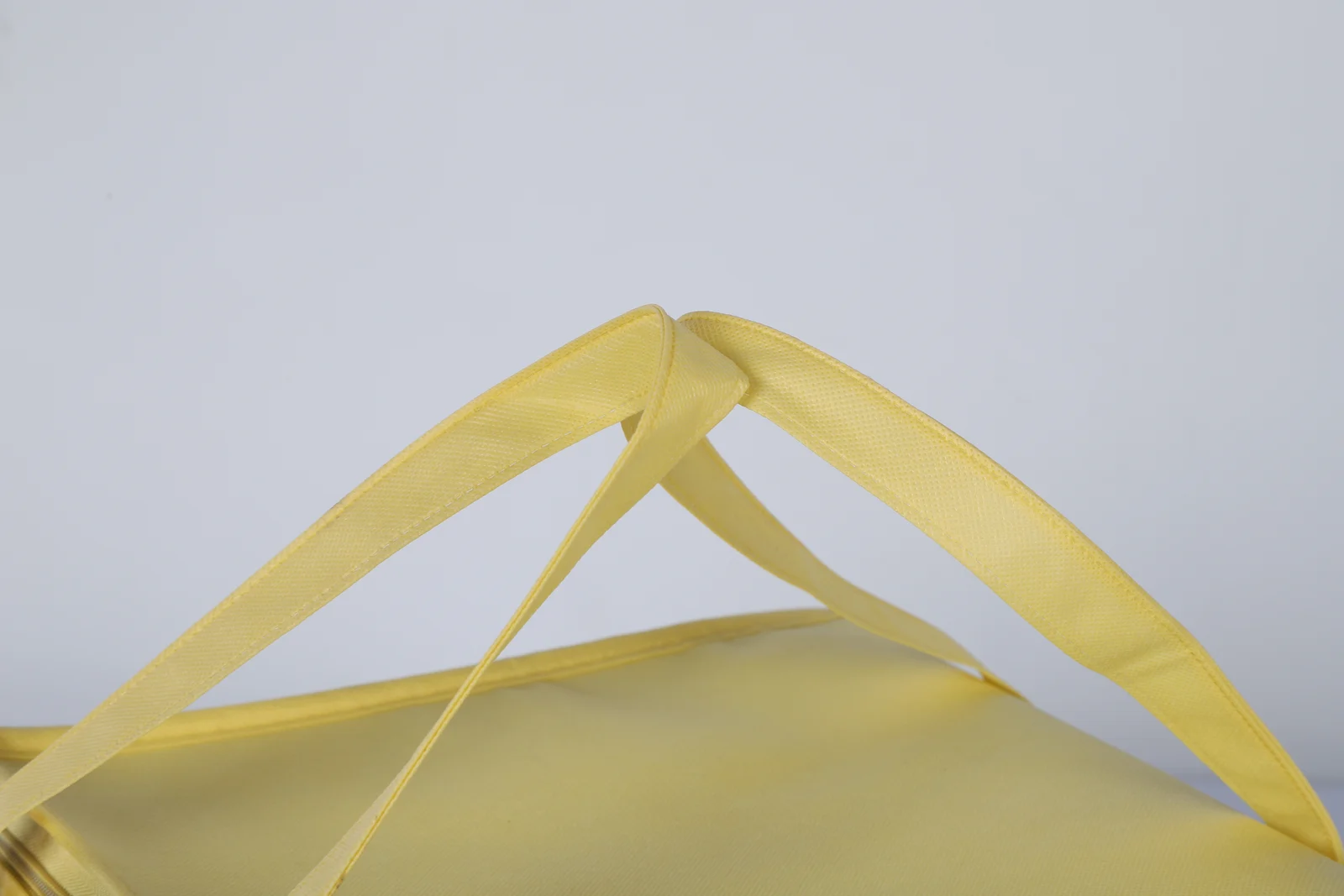 Compact lunch cooler bags — Material & seam detail
