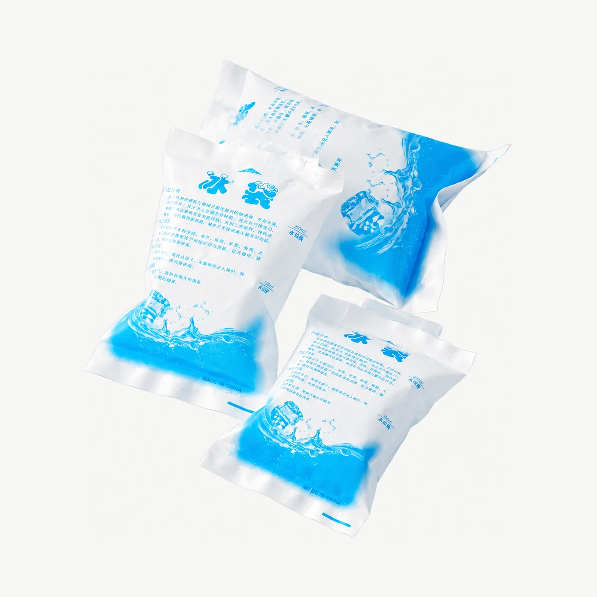 浅色背景上的三款不同现有尺寸远恩注水冰袋